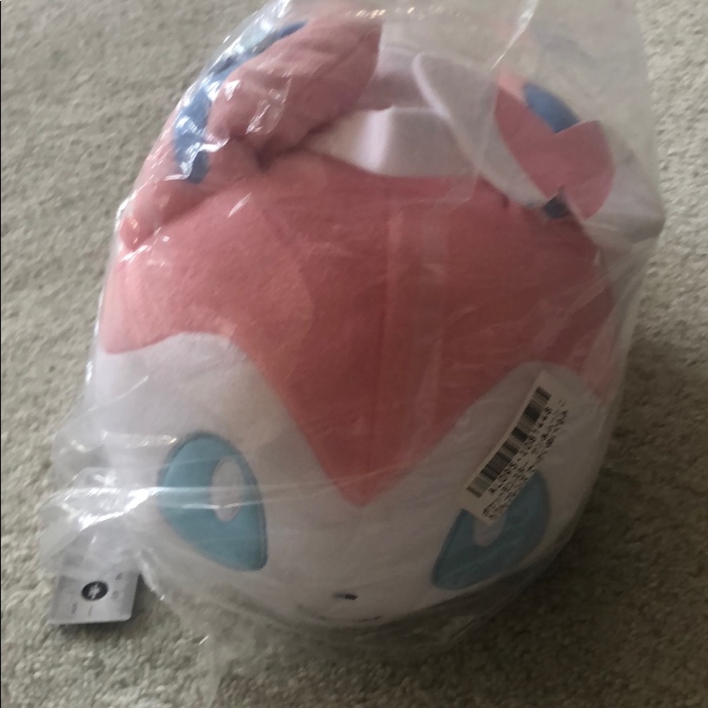 Pokémon sylveon plushy